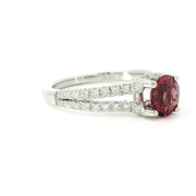 Bague en tourmaline rose rond et diamants