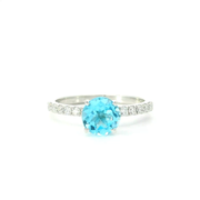Bague solitaire topaze bleue avec accents de diamants