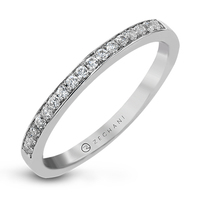 Wedding Band in 14k Gold with Diamonds