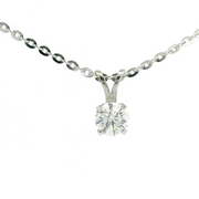 Pendentif solitaire en or blanc et diamant