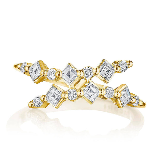 Carré and Round Diamond Ring in 18kt Yellow Gold