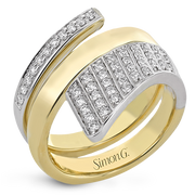 Right Hand Ring in 18k Gold with Diamonds