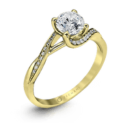 Engagement Ring in 14k Gold with Diamonds