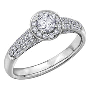  Bague ronde en diamant canadien avec accents pavés