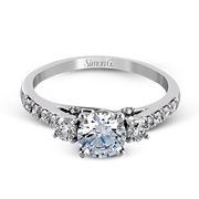 Engagement Ring in 18k Gold with Diamonds