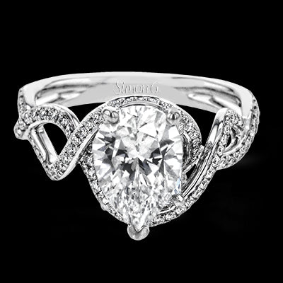 Engagement Ring in 18k Gold with Diamonds