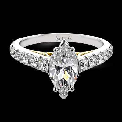 Engagement Ring in 18k Gold with Diamonds