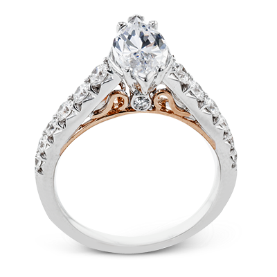Engagement Ring in 18k Gold with Diamonds