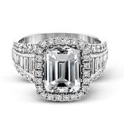 Engagement Ring in 18k Gold with Diamonds