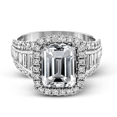 Engagement Ring in 18k Gold with Diamonds