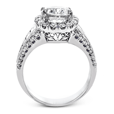 Engagement Ring in 18k Gold with Diamonds
