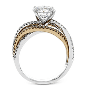 Engagement Ring in 18k Gold with Diamonds