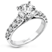 Engagement Ring in 18k Gold with Diamonds