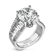Engagement Ring in 18k Gold with Diamonds