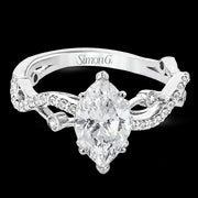 Engagement Ring in 18k Gold with Diamonds