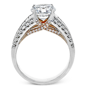 Engagement Ring in 18k Gold with Diamonds