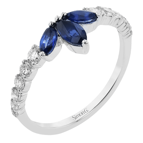 Right Hand Ring in 18k Gold with Diamonds