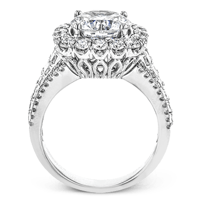 Engagement Ring in 18k Gold with Diamonds