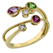 Color Ring in 18k Gold with Diamonds