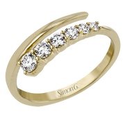 Right Hand Ring in 18k Gold with Diamonds