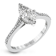 Engagement Ring in 18k Gold with Diamonds