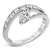 Engagement Ring in 18k Gold with Diamonds