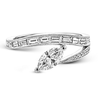 Engagement Ring in 18k Gold with Diamonds