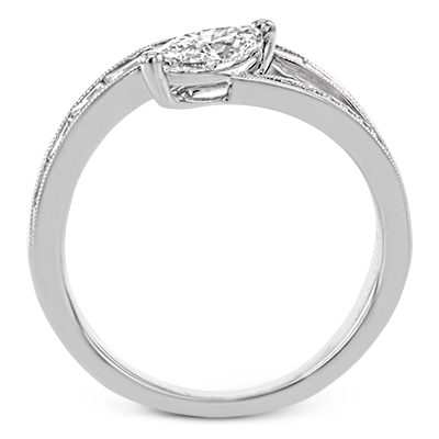 Engagement Ring in 18k Gold with Diamonds