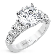 Engagement Ring in 18k Gold with Diamonds