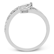 Engagement Ring in 18k Gold with Diamonds