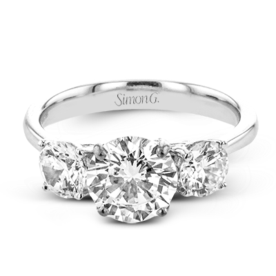 Engagement Ring in 18k Gold with Diamonds