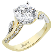 Engagement Ring in 18k Gold with Diamonds