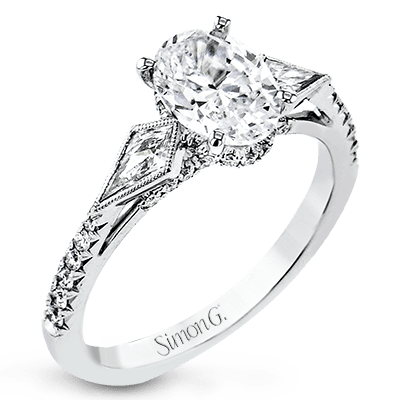 Engagement Ring in 18k Gold with Diamonds