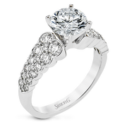 Engagement Ring in 18k Gold with Diamonds