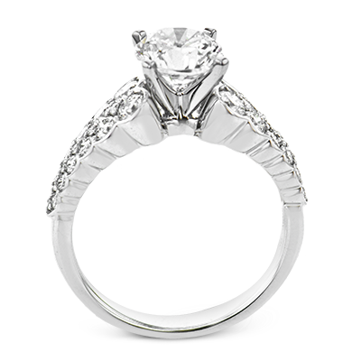 Engagement Ring in 18k Gold with Diamonds