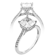 Engagement Ring in 18k Gold with Diamonds