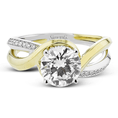 Engagement Ring in 18k Gold with Diamonds