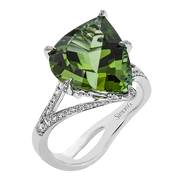 Color Ring in 18k Gold with Diamonds