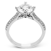 Engagement Ring in 18k Gold with Diamonds