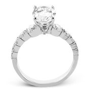 Engagement Ring in 18k Gold with Diamonds