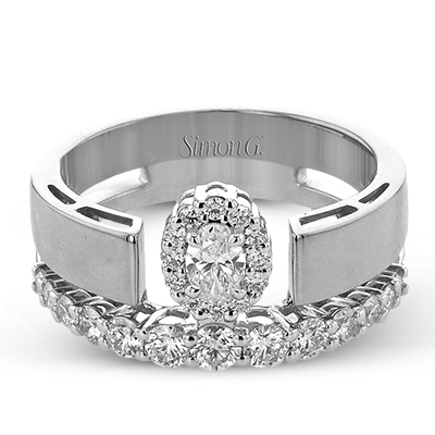 Right Hand Ring in 18k Gold with Diamonds