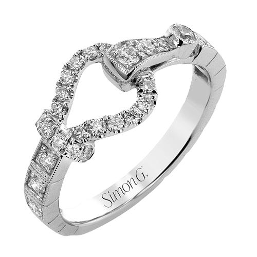 Right Hand Ring in 18k Gold with Diamonds