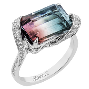 Color Ring in 18k Gold with Diamonds