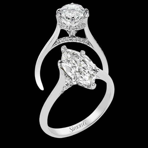 Engagement Ring in 18k Gold with Diamonds