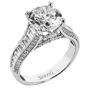 Engagement Ring in 18k Gold with Diamonds