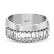 Right Hand Ring in 18k Gold with Diamonds