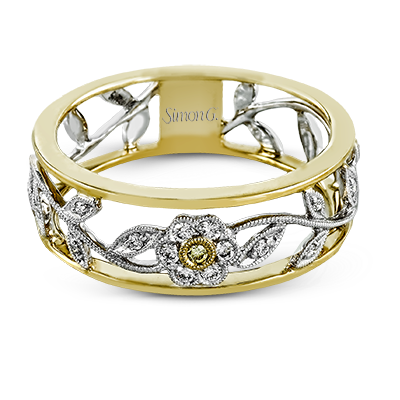Right Hand Ring in 18k Gold with Diamonds
