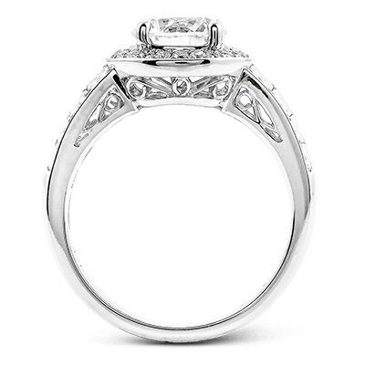 Engagement Ring in 18k Gold with Diamonds