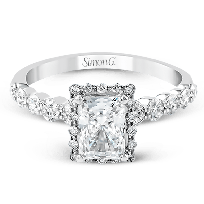Engagement Ring in 18k Gold with Diamonds