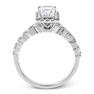 Engagement Ring in 18k Gold with Diamonds